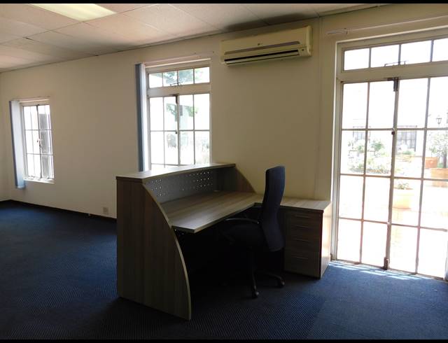 400M² OFFICE FOR SALE IN FERNDALE